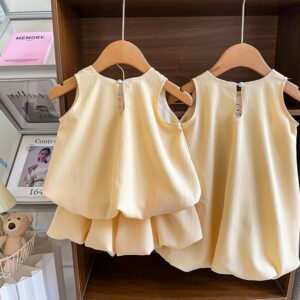 y628 - Sister Outfit - Duck Vest Set And Sleeveless Dress - 图片 3