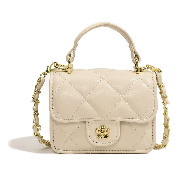y782 - Chanel Style Diamond Chain Shoulder Bag - Image 4