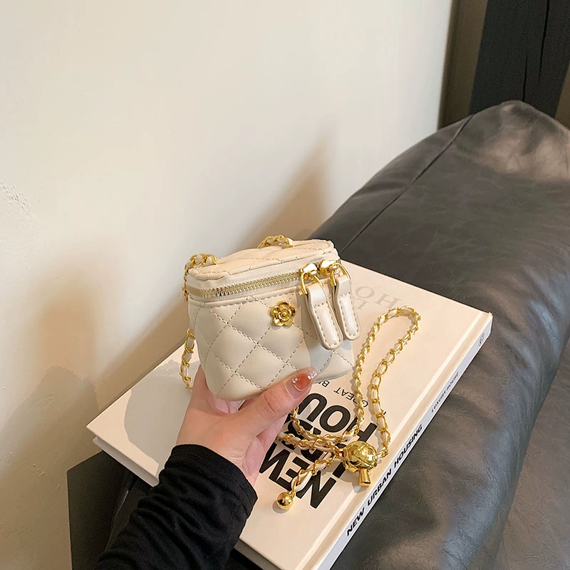 y781 - Chanel Style Diamond Chain Bag - 图片 3