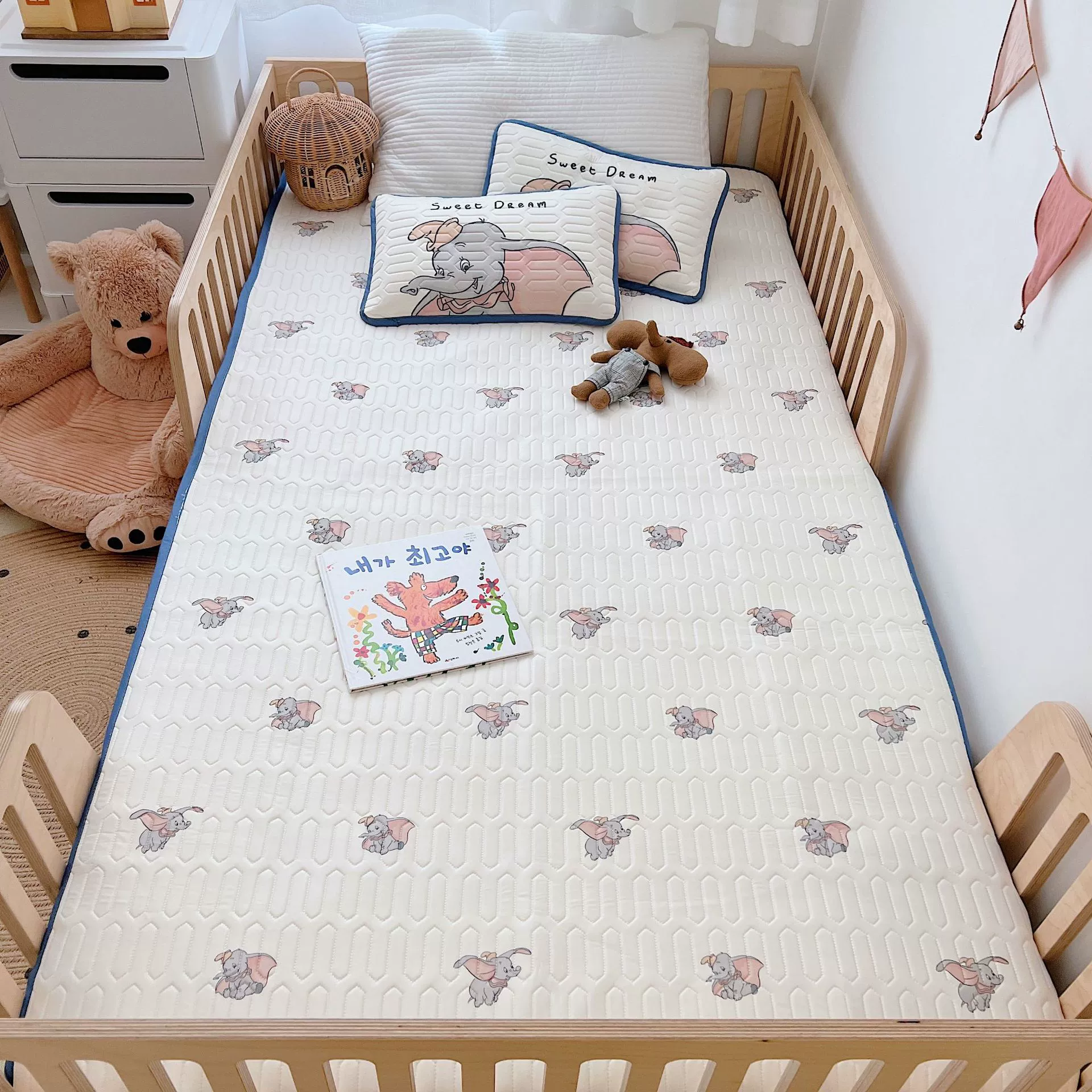 y830 - Cartoon Ice Silk Latex Pillowcase / Pillow - Image 16