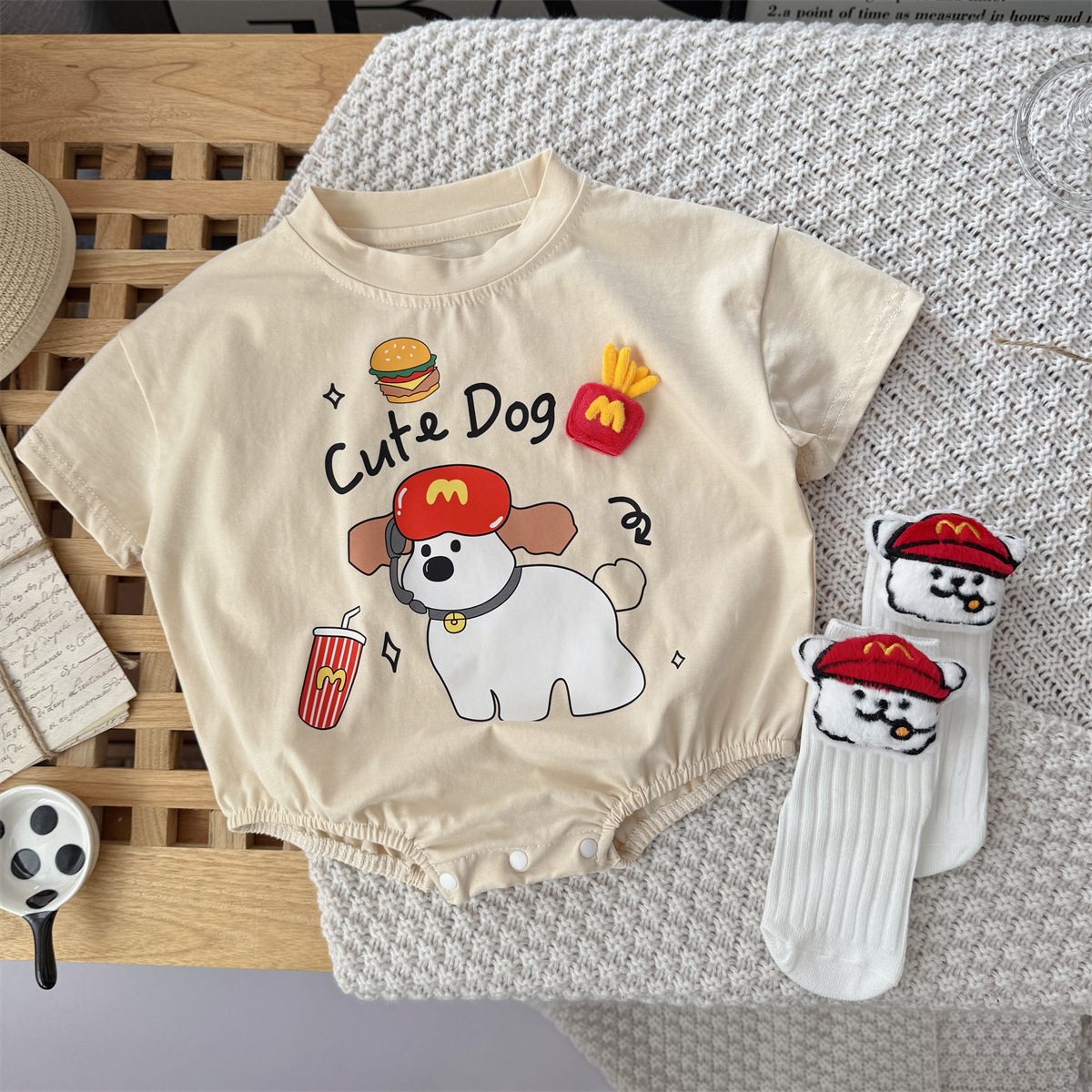 y953 - Cartoon Short Sleeved Romper + Socks - 图片 7