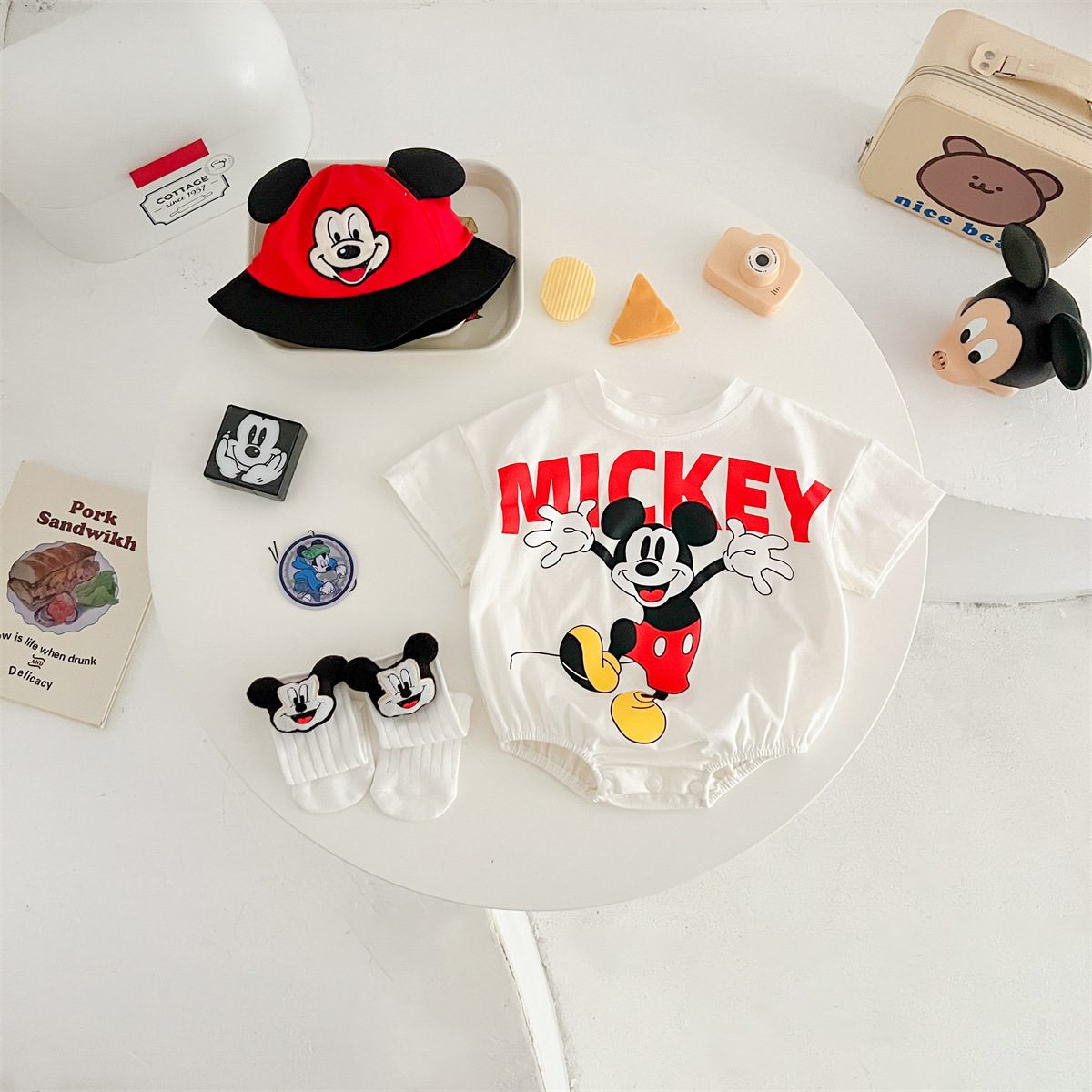 y953 - Cartoon Short Sleeved Romper + Socks - 图片 10