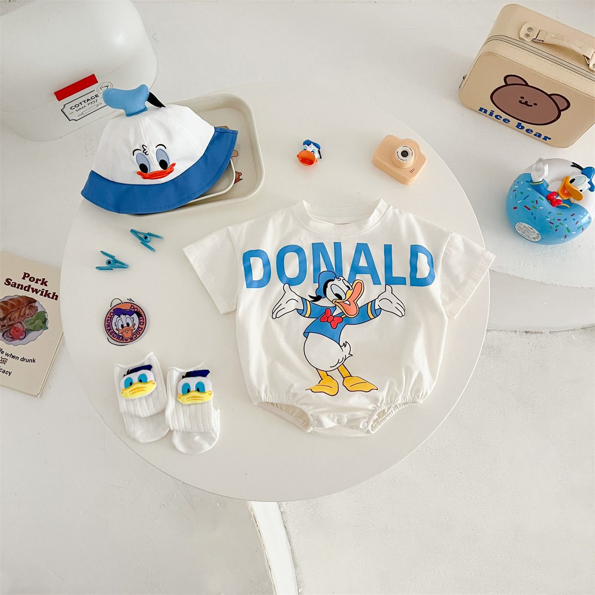 y953 - Cartoon Short Sleeved Romper + Socks - 图片 9