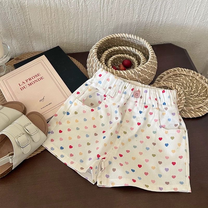 y994 - Cute Heart Print Shorts - Image 1