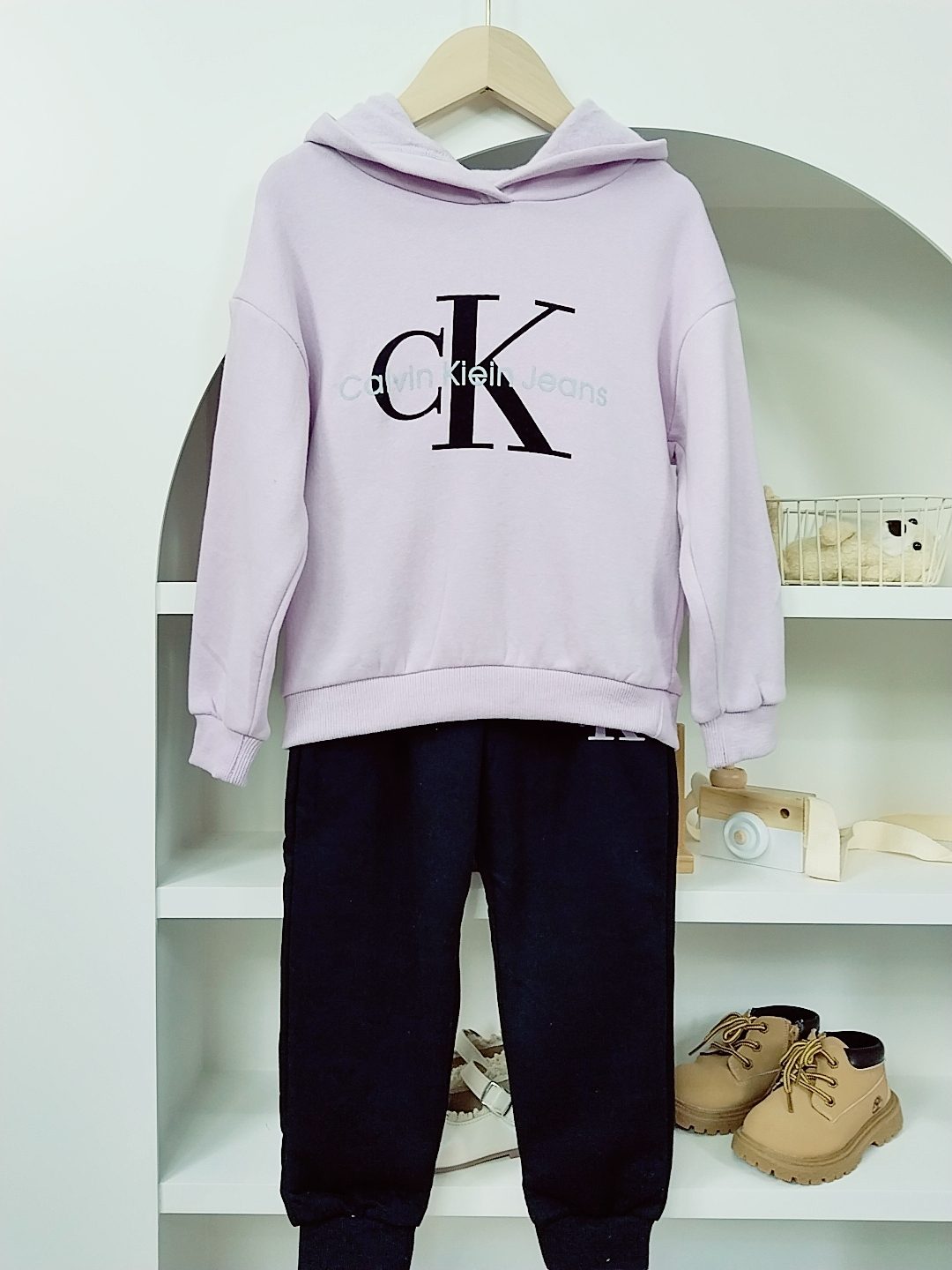 y1423 – Kid Hoodies Sweatshirt Set