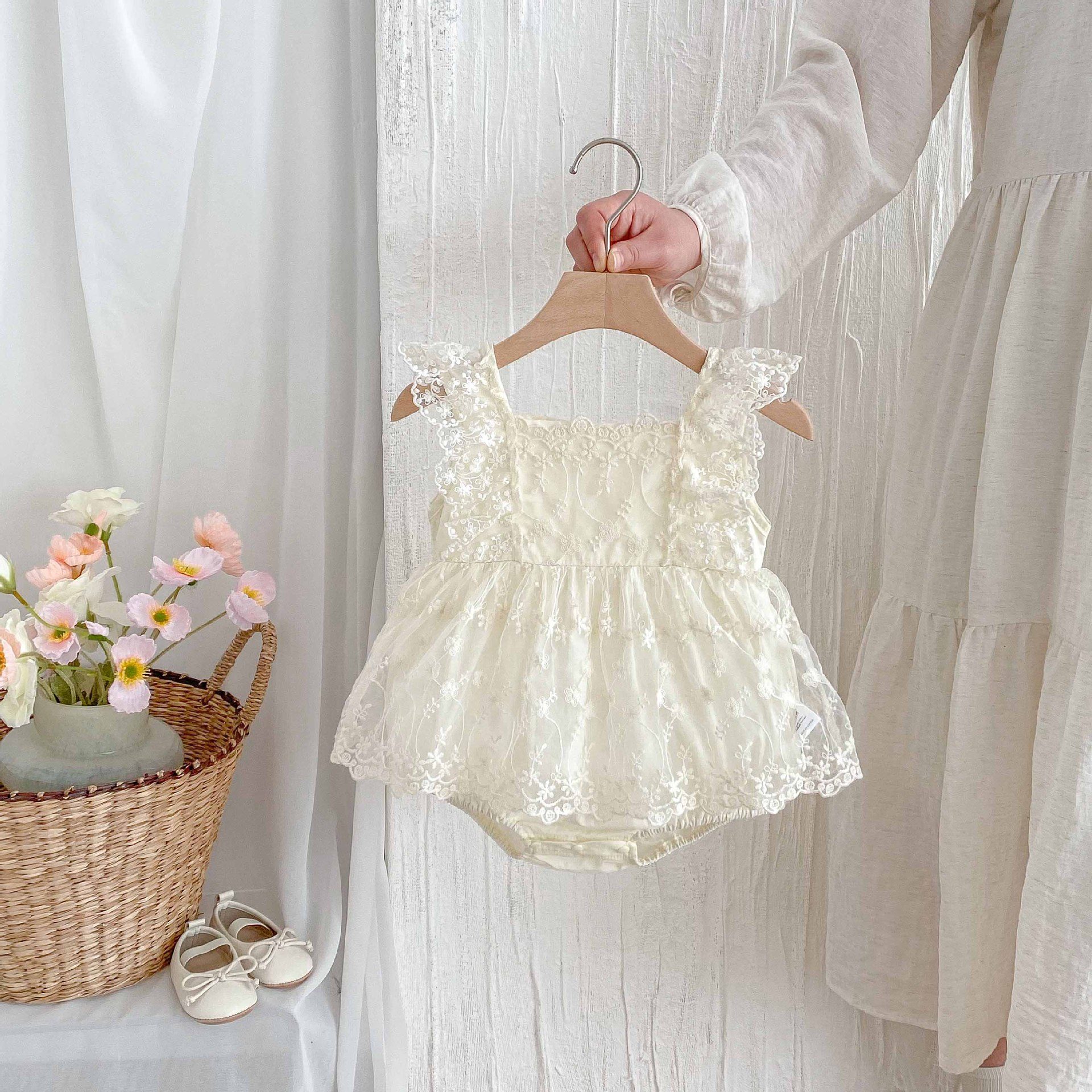 y1340 - Apricot Lace Embroidery Flower Romper - 图片 2