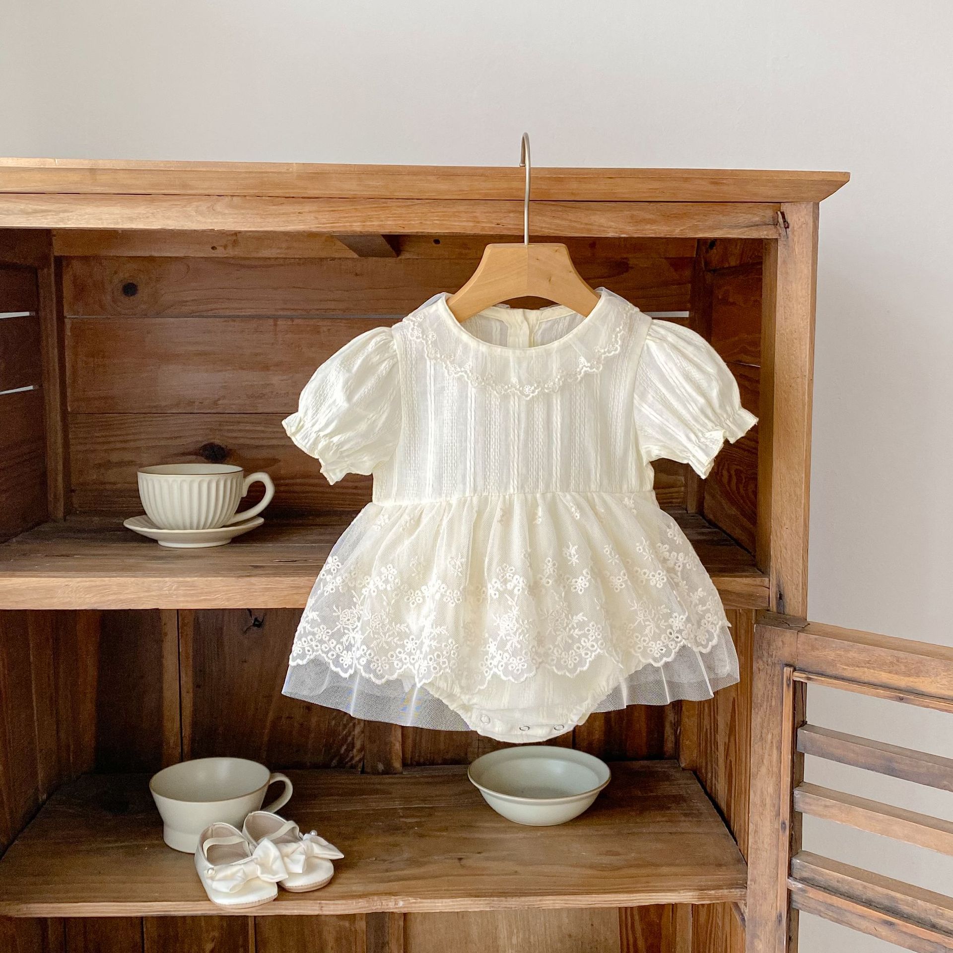 y1338 - Beige Lace Flowers Romper - 图片 2