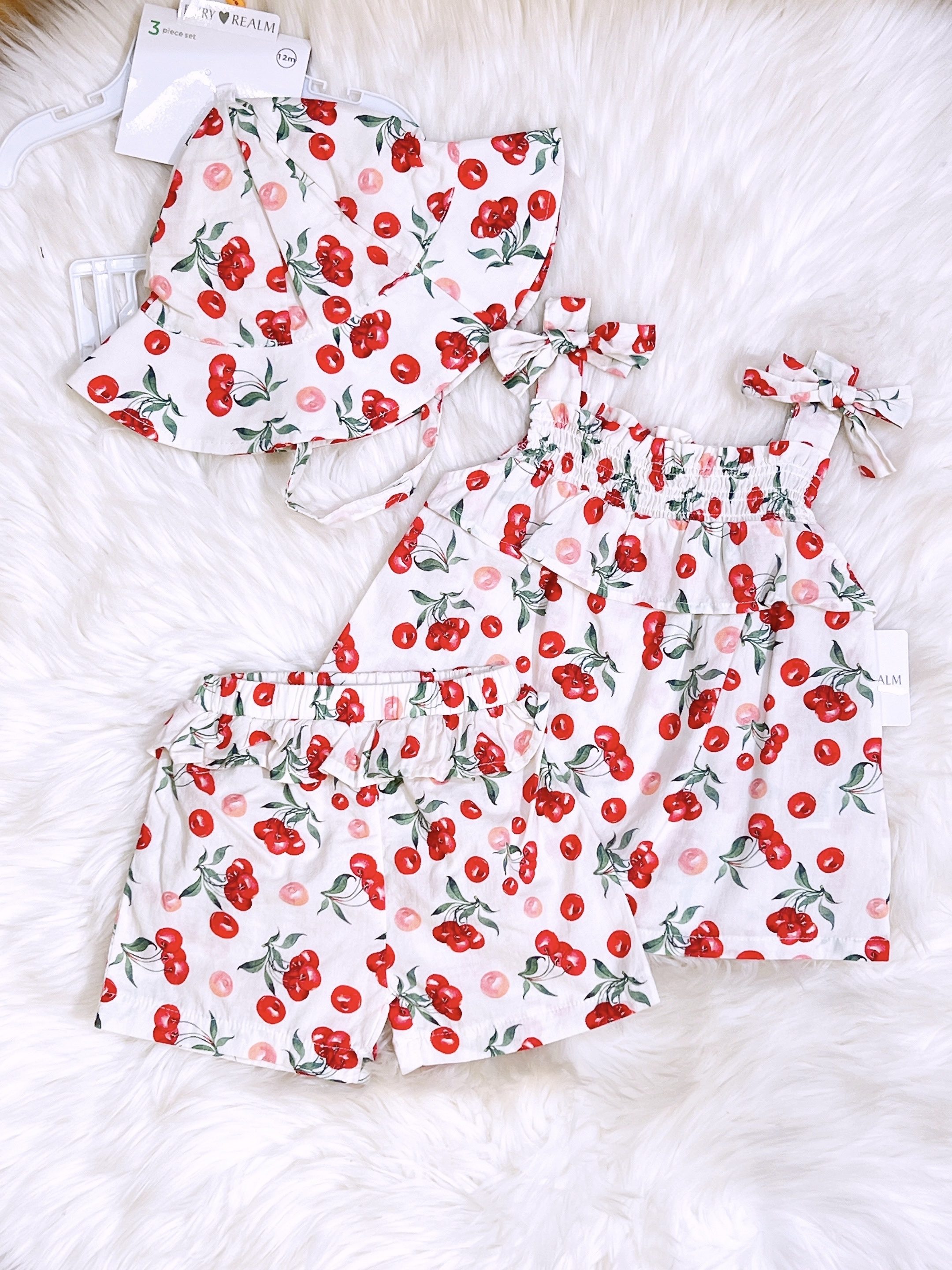 y1527 – Baby Girl With Hat Set