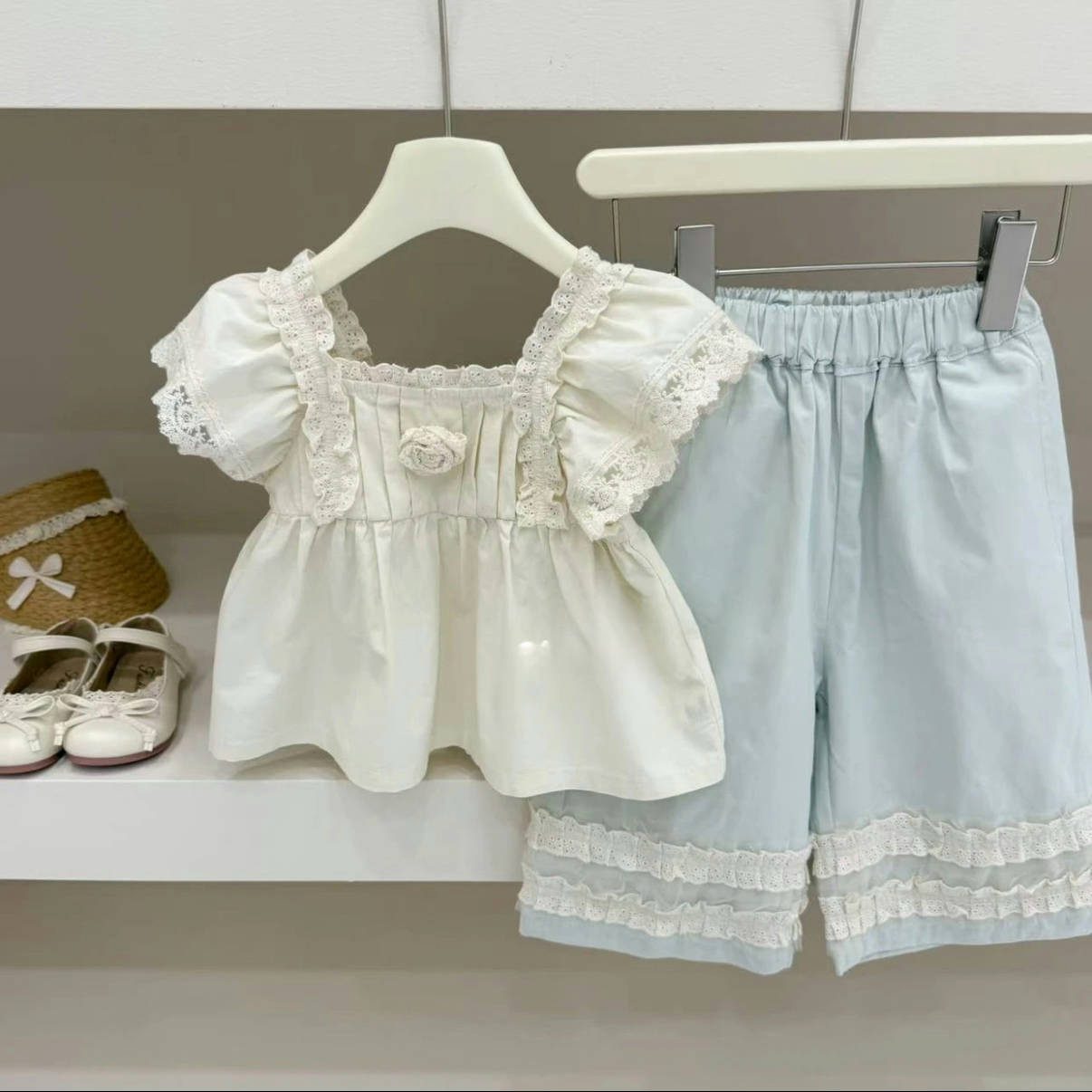 y1485 - Rose Lace Shirt Blue Pants Set - Image 1